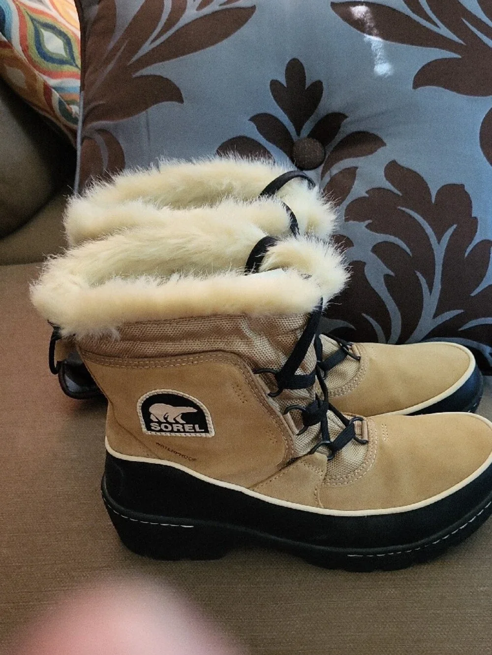 Sorel Tivoli III Women's Waterproof Boot in Curry and Black